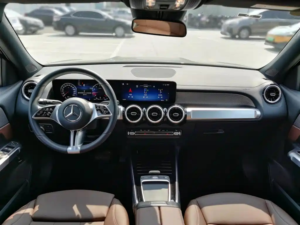 MERCEDES BENZ GLB 2024