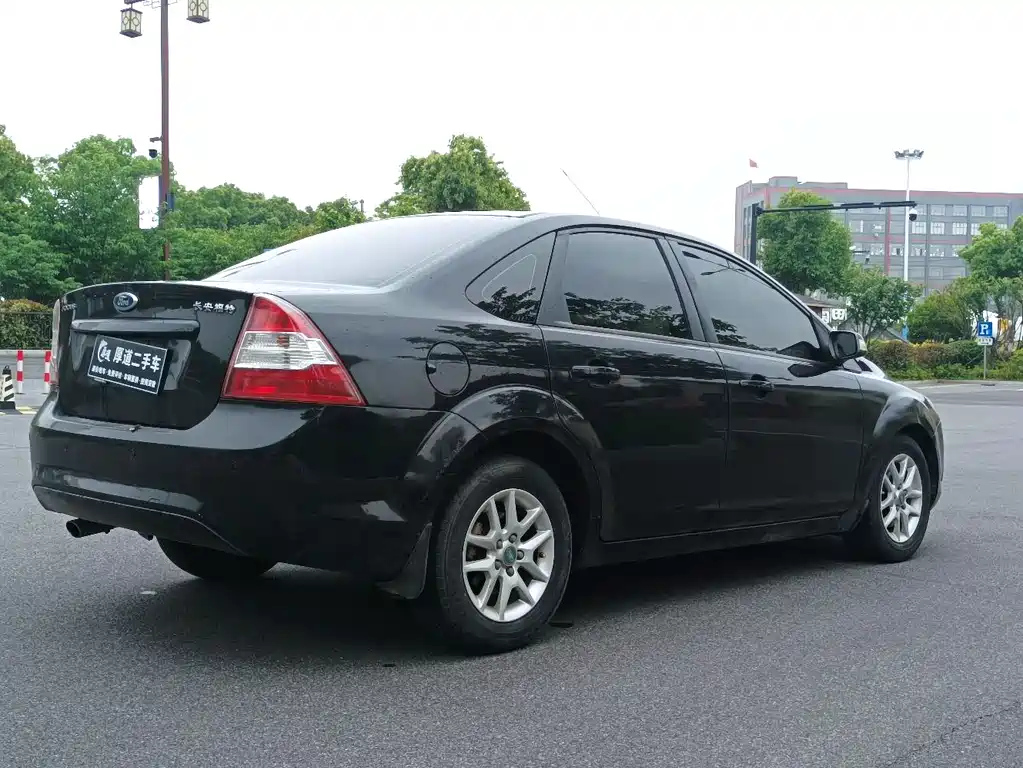 FORD FOCUS 2011