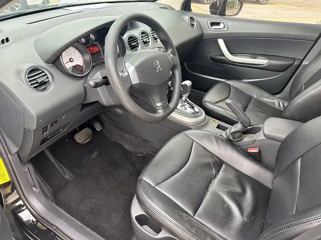 PEUGEOT 408 2013