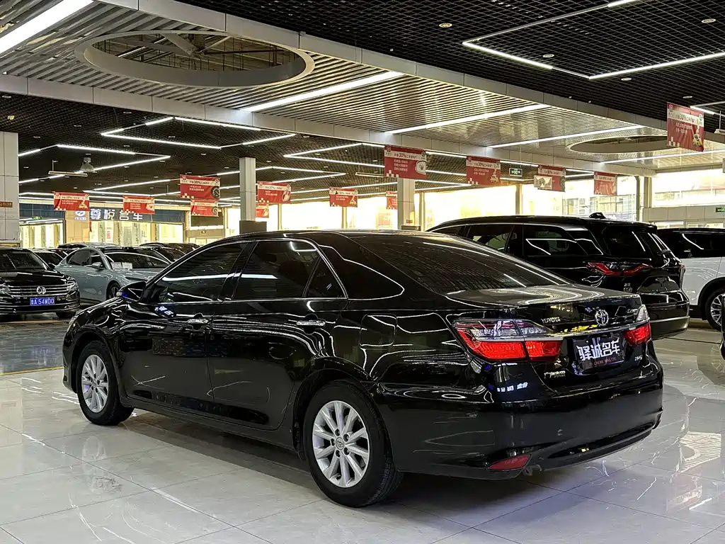 TOYOTA CAMRY 2016