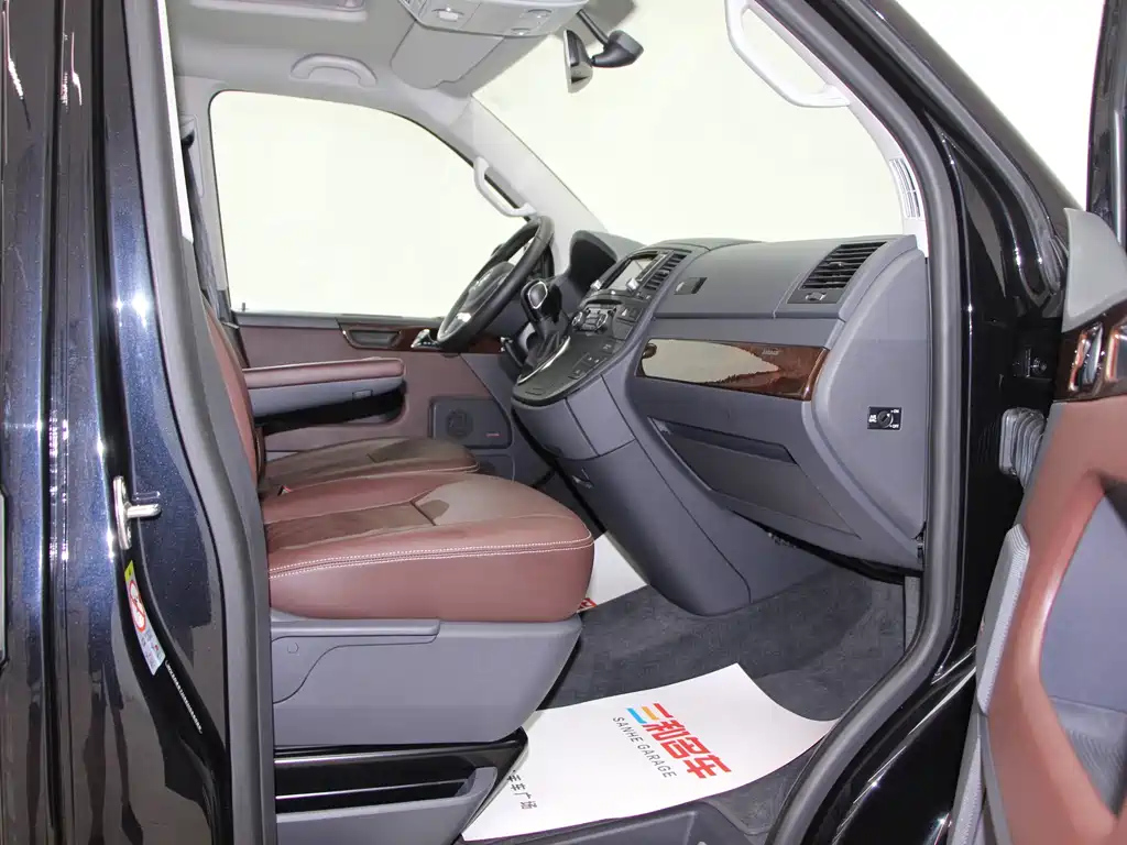VOLKSWAGEN MULTIVAN 2014