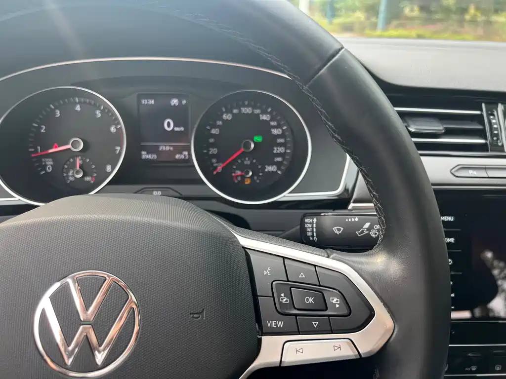 VOLKSWAGEN MAGOTAN 2022