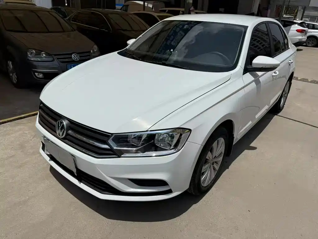 VOLKSWAGEN BORA