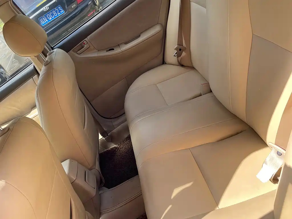 TOYOTA COROLLA 2010