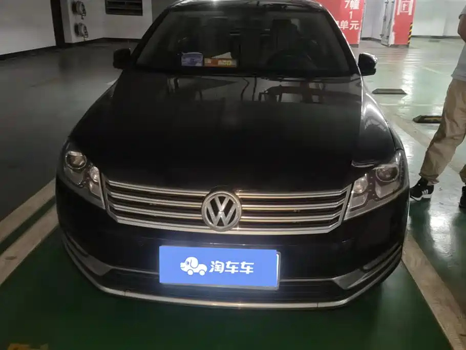VOLKSWAGEN MAGOTAN 2016