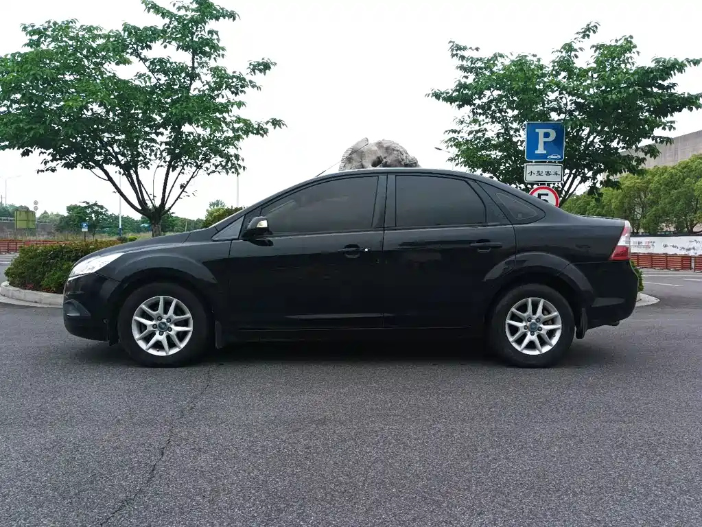 FORD FOCUS 2011