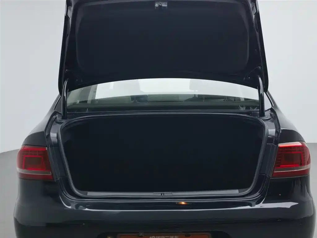 VOLKSWAGEN MAGOTAN 2015