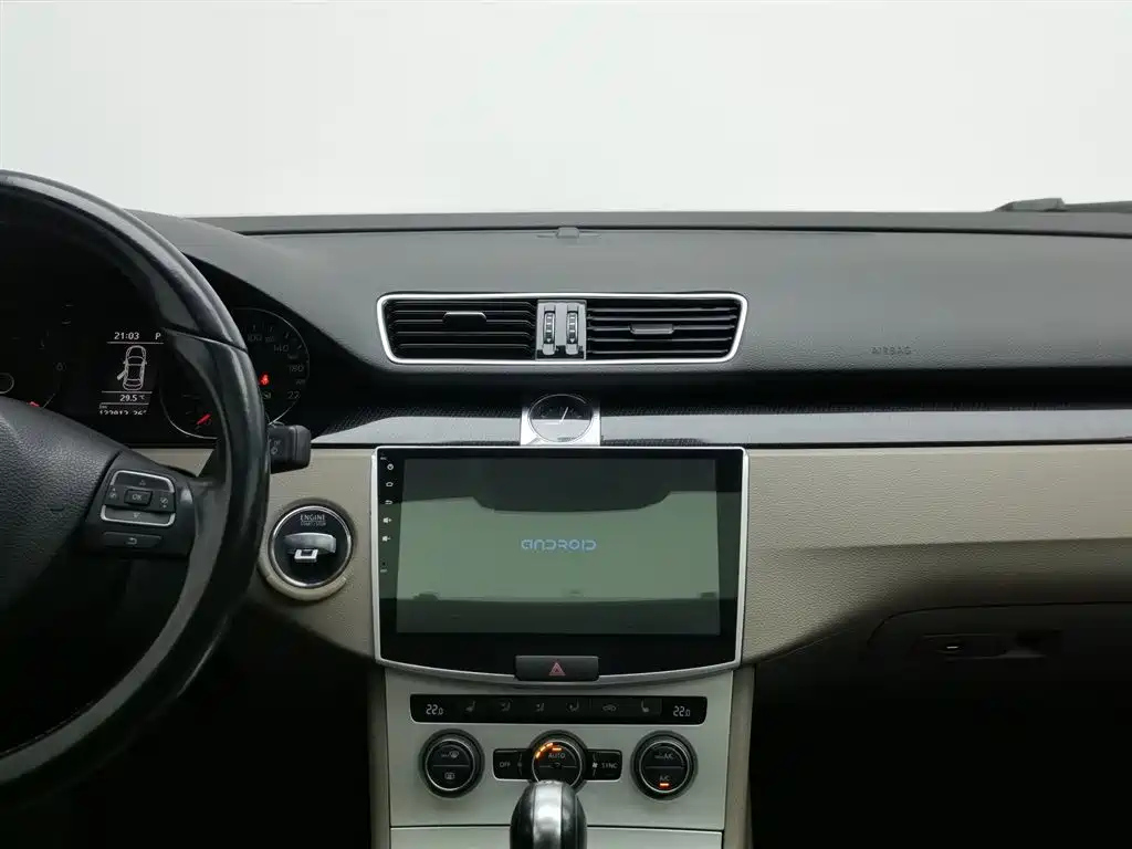 VOLKSWAGEN MAGOTAN 2015