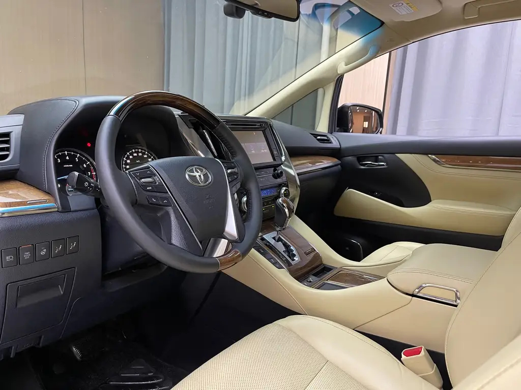 TOYOTA ALPHARD 2018