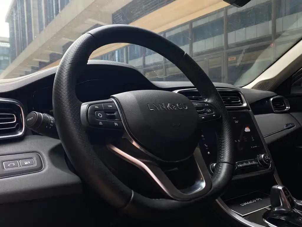 LYNK&CO 01 NEW ENERGY 2018