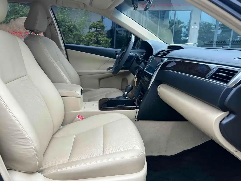 TOYOTA CAMRY 2016