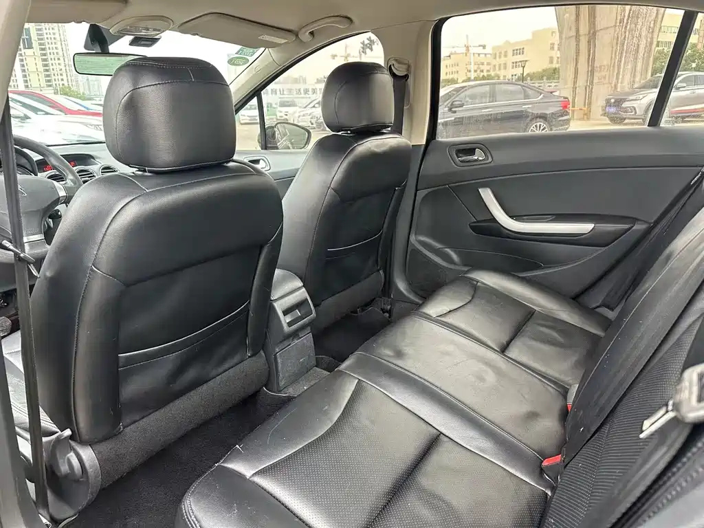 PEUGEOT 408 2013