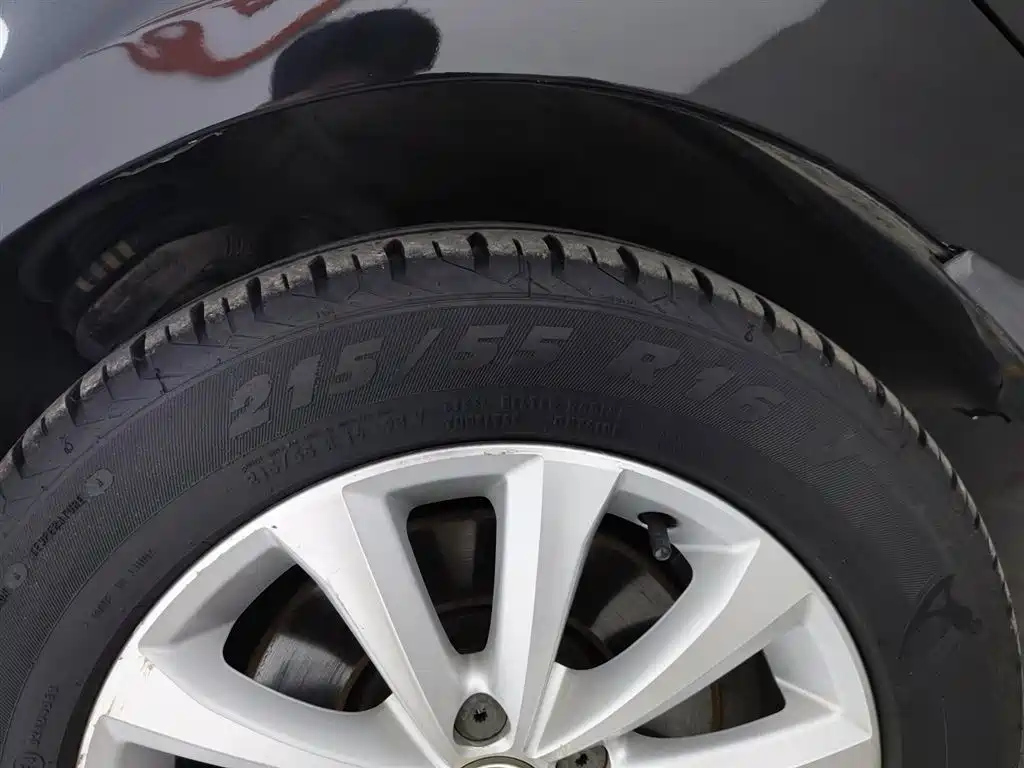 VOLKSWAGEN MAGOTAN 2015