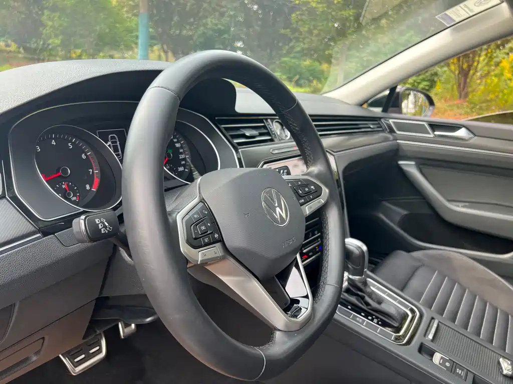 VOLKSWAGEN MAGOTAN 2022