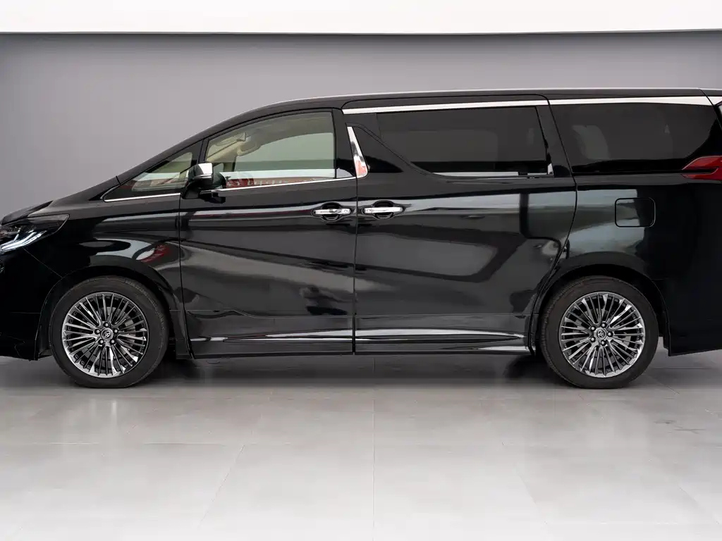 TOYOTA ALPHARD 2018