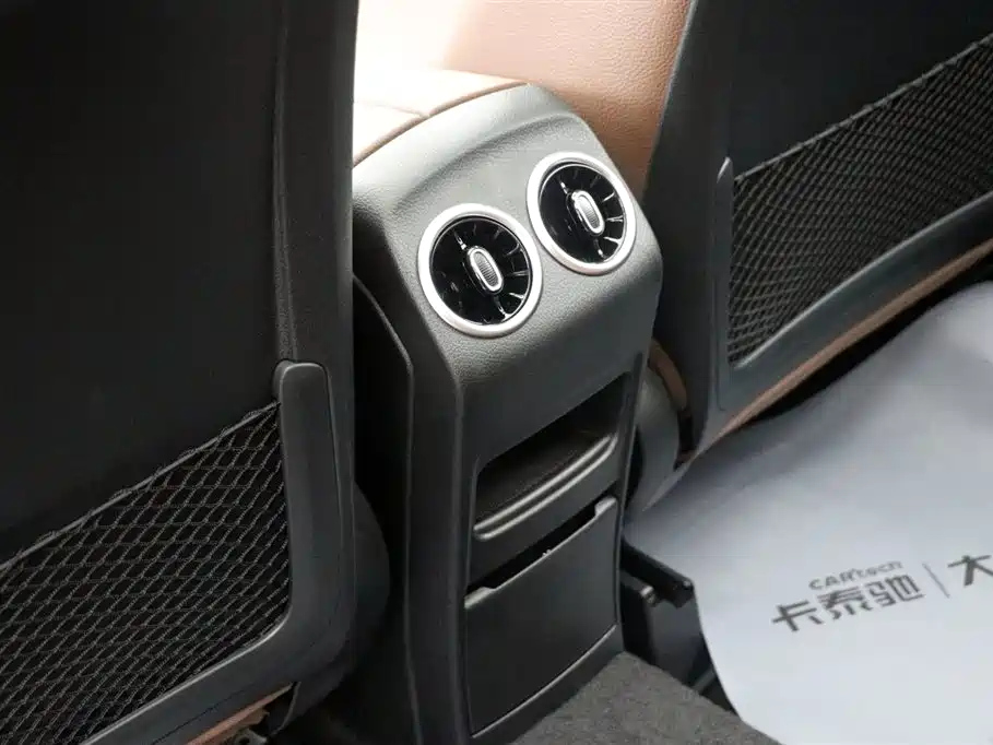 MERCEDES BENZ GLB 2025