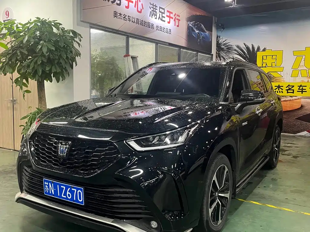 TOYOTA CROWN LUFANG 2021