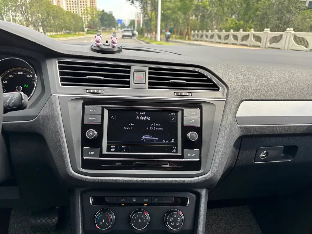 VOLKSWAGEN TIGUAN L 2021