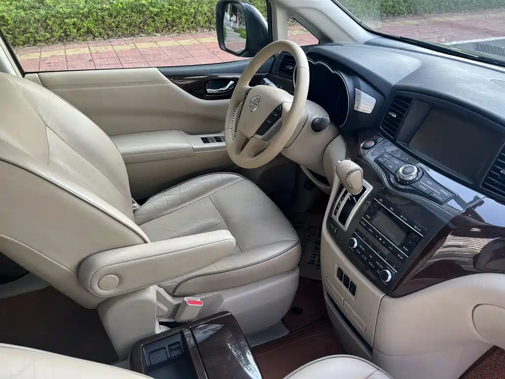 NISSAN QUEST 2014