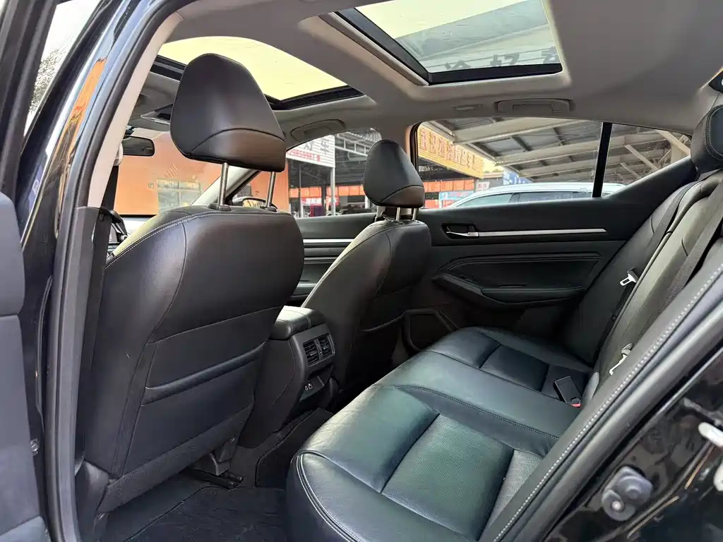 NISSAN TEANA 2019