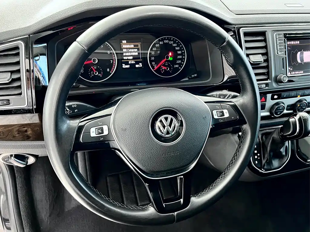 VOLKSWAGEN MULTIVAN 2019