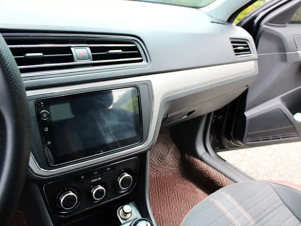 VOLKSWAGEN LAVIDA 2019