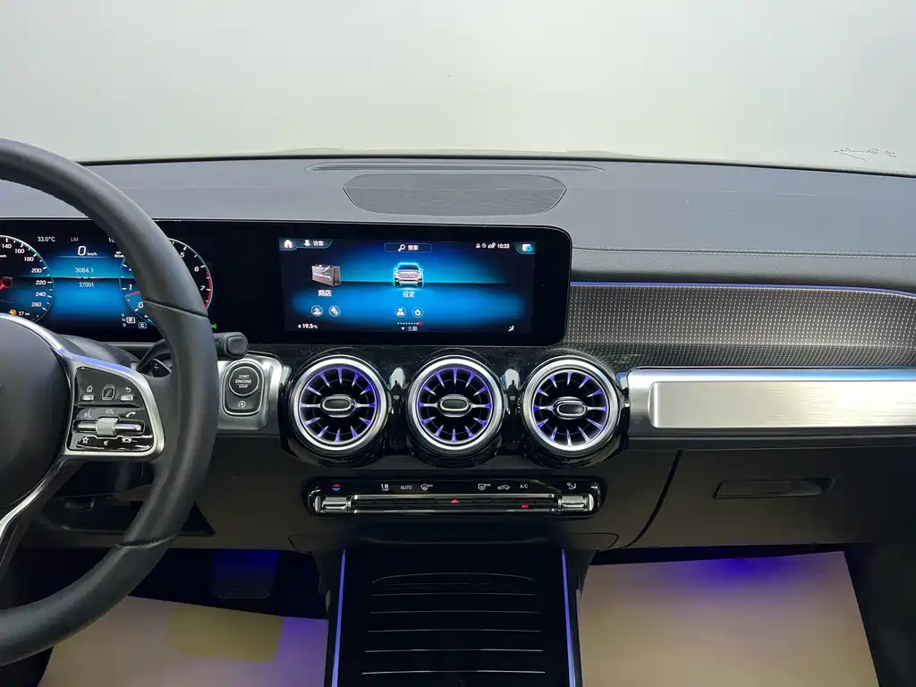MERCEDES BENZ GLB 2023