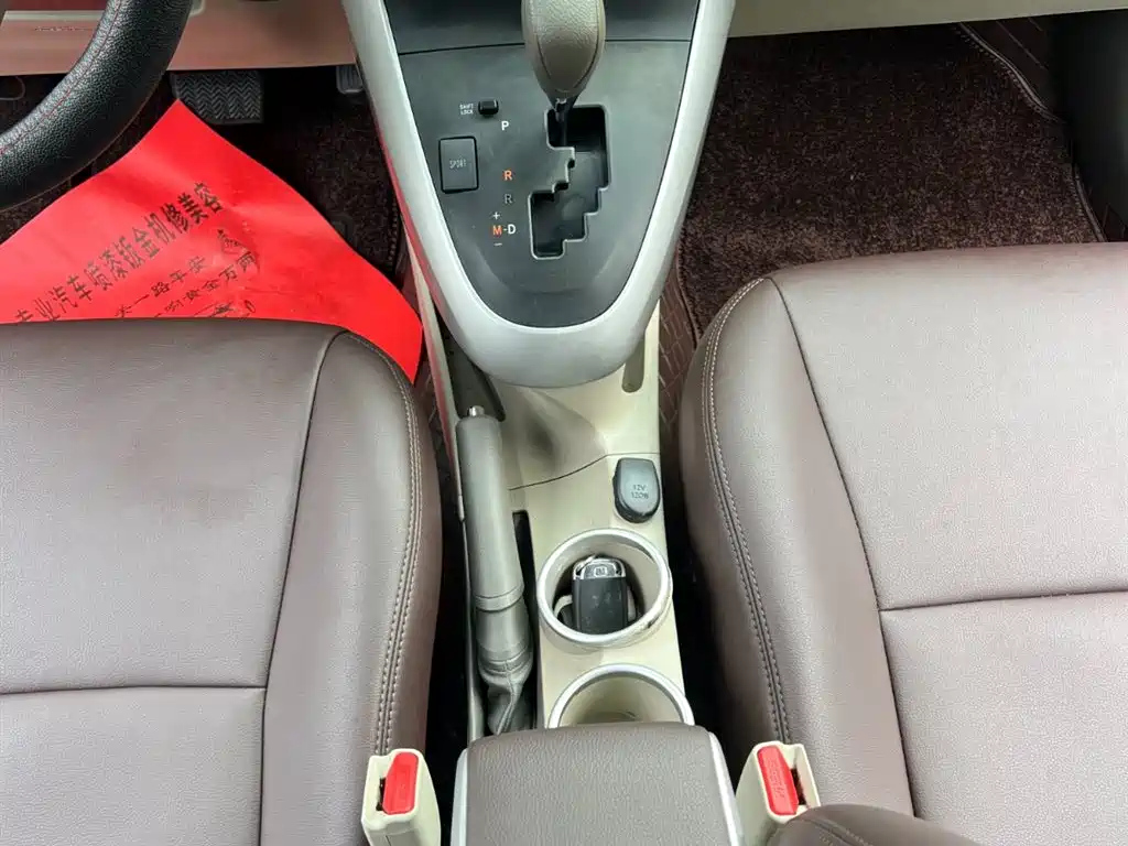 TOYOTA ESCAPE 2014
