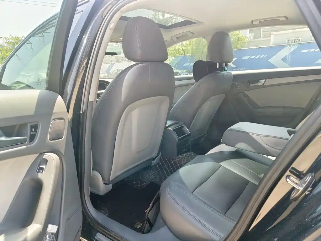 AUDI A4L 2012