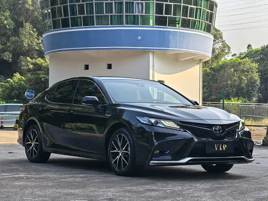 TOYOTA CAMRY 2023
