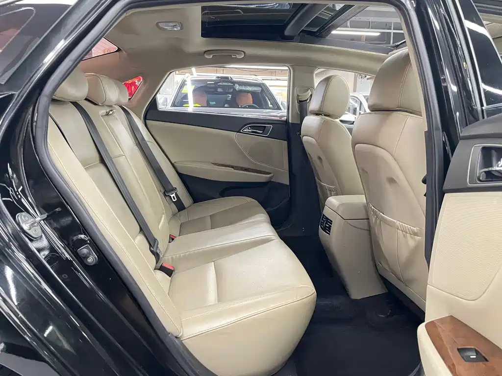 HYUNDAI MISTRA 2014