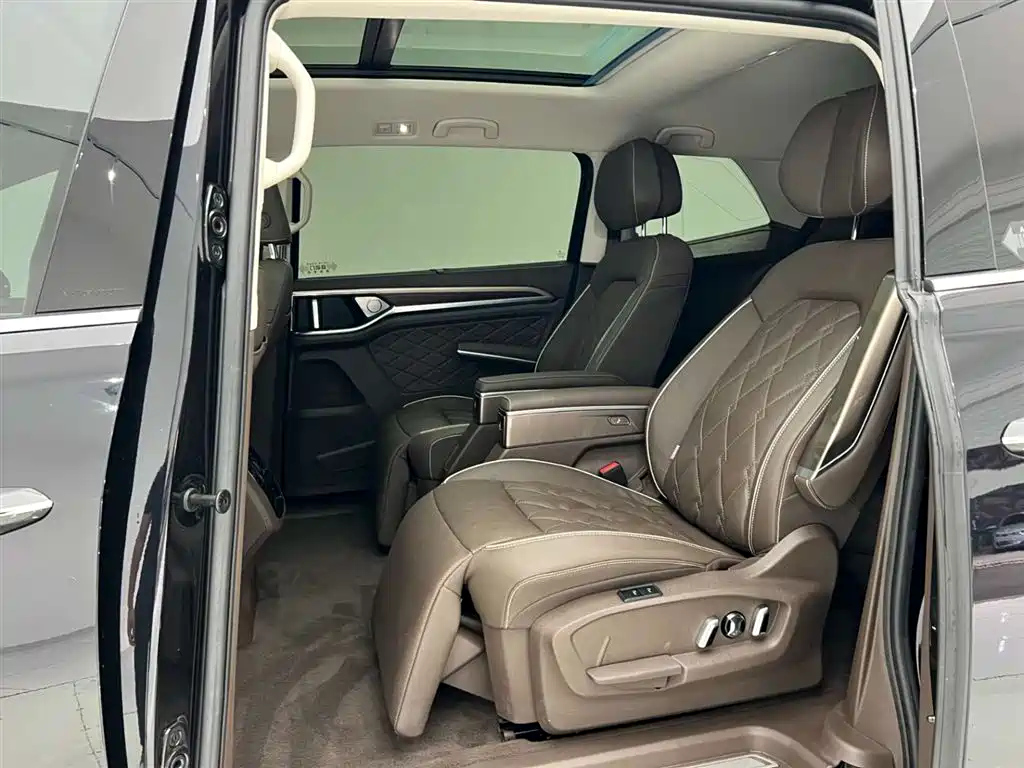 VOLKSWAGEN VILORAN 2020