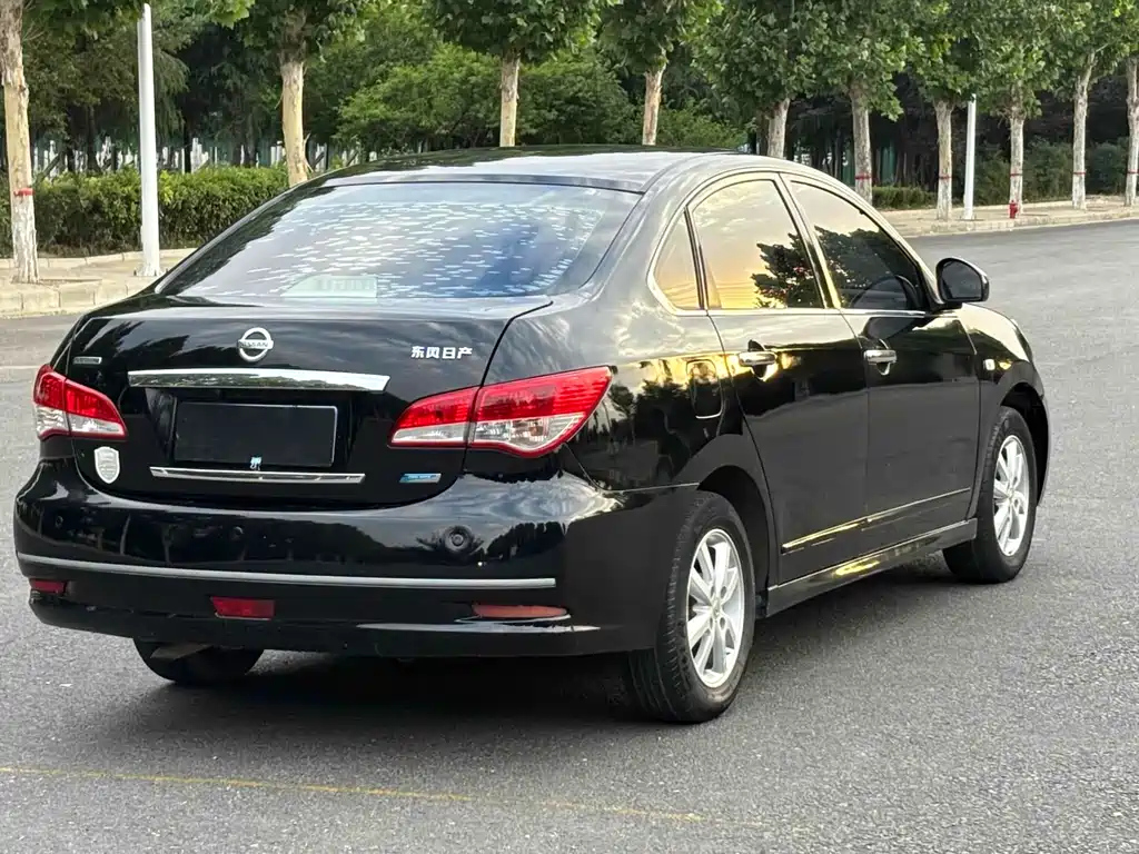 NISSAN SYLPHY 2012