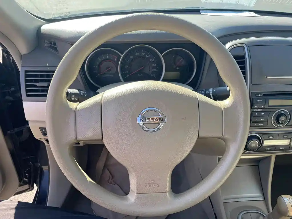 NISSAN SYLPHY 2014