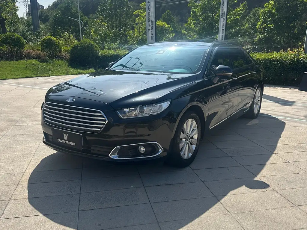 FORD TAURUS 2017