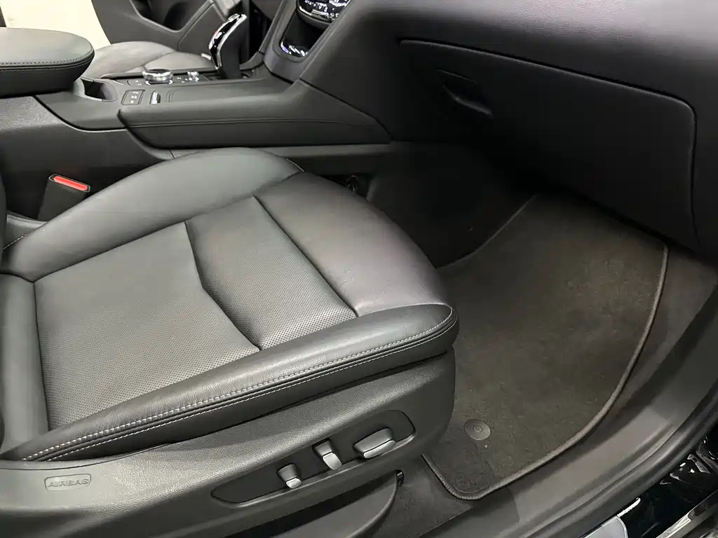 CADILLAC XT6 2021