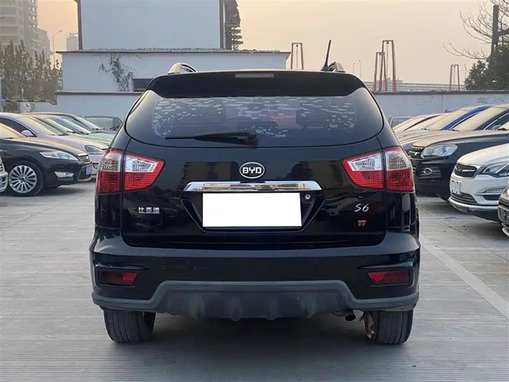 BYD S6 2015