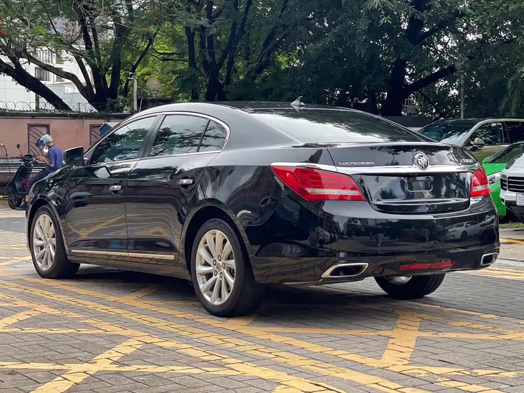 BUICK LACROSSE 2013