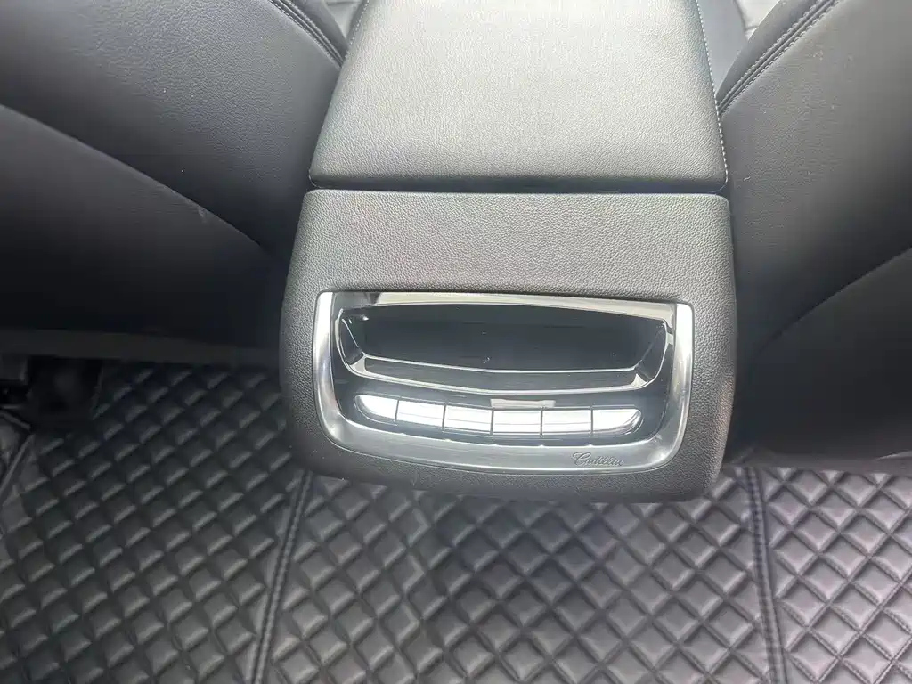 CADILLAC XT6 2021