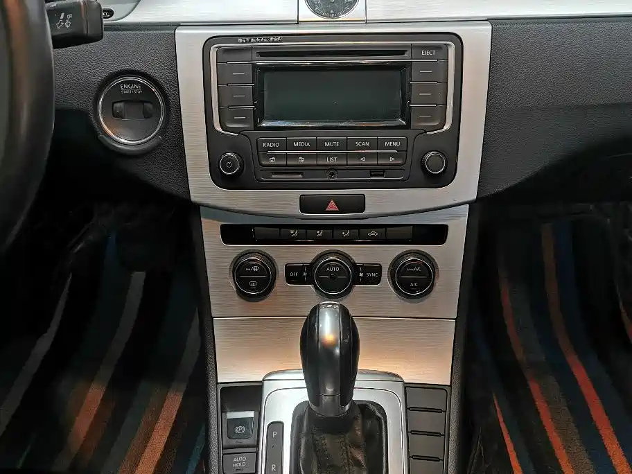 VOLKSWAGEN MAGOTAN 2016