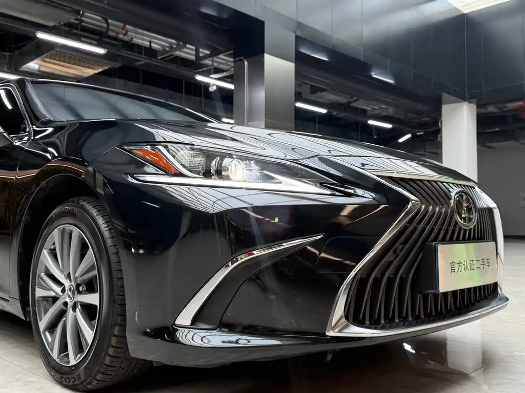 LEXUS ES 2021