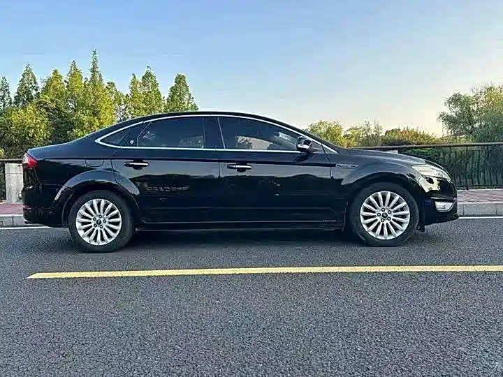 FORD MONDEO - WINNER 2011