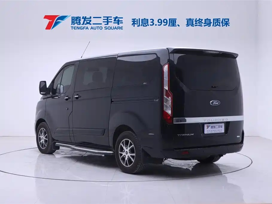 FORD TOUREO 2022