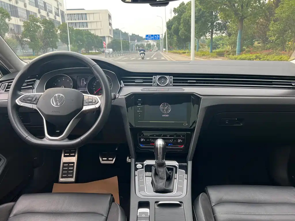 VOLKSWAGEN MAGOTAN 2022