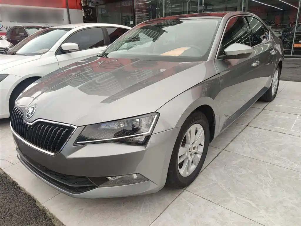 SKODA SUPERB 2016