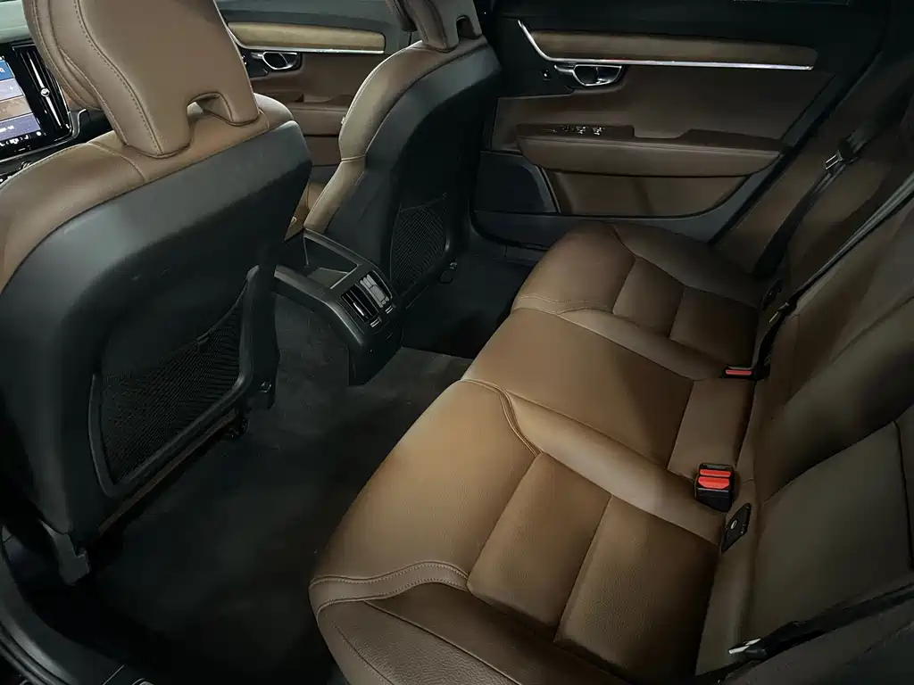 VOLVO S90 2022