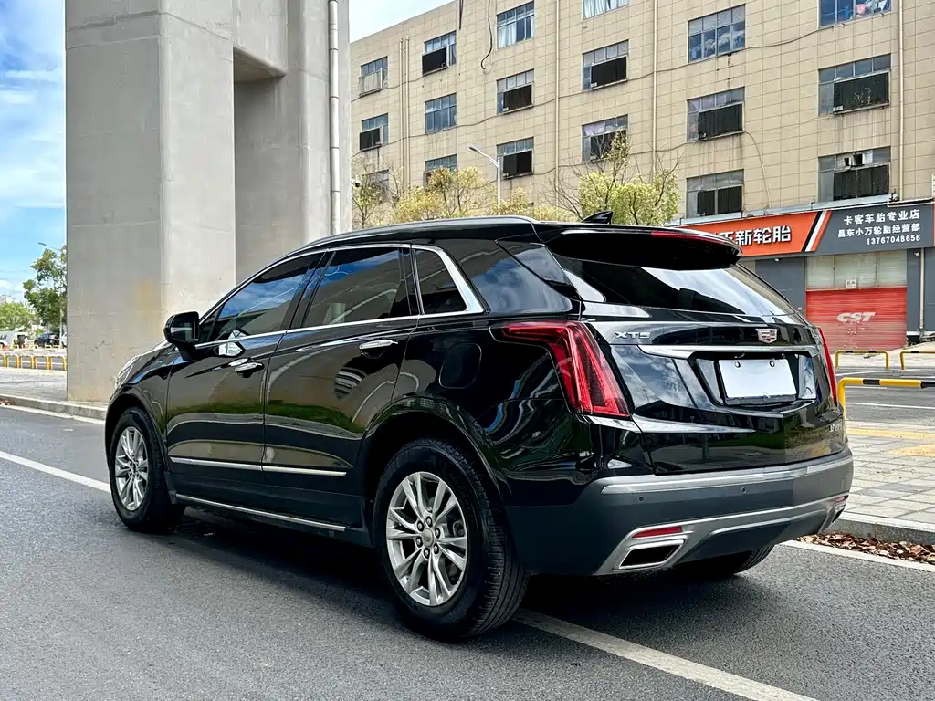 CADILLAC XT5 2021