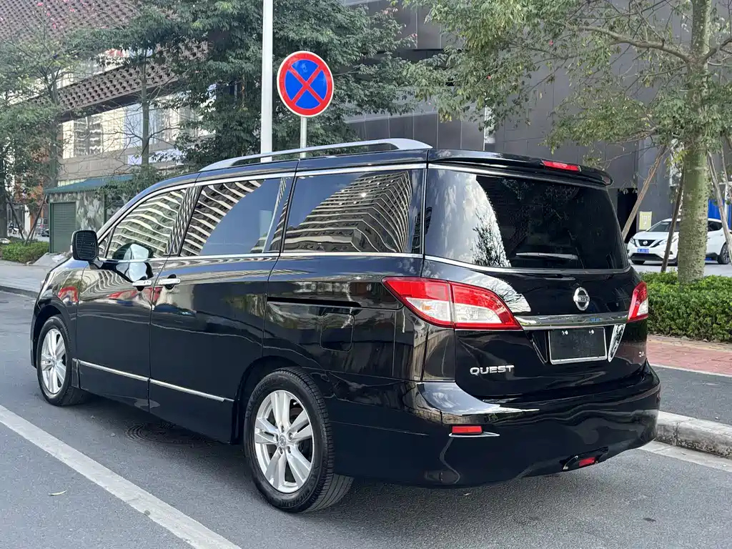 NISSAN QUEST 2014