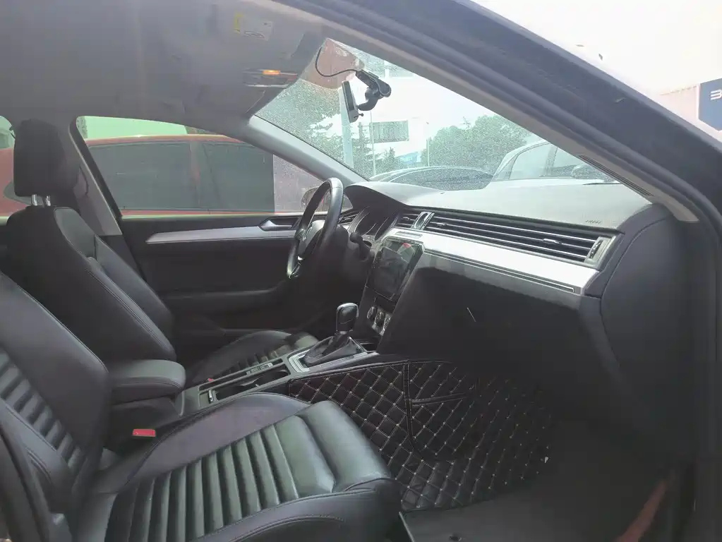 VOLKSWAGEN MAGOTAN 2019