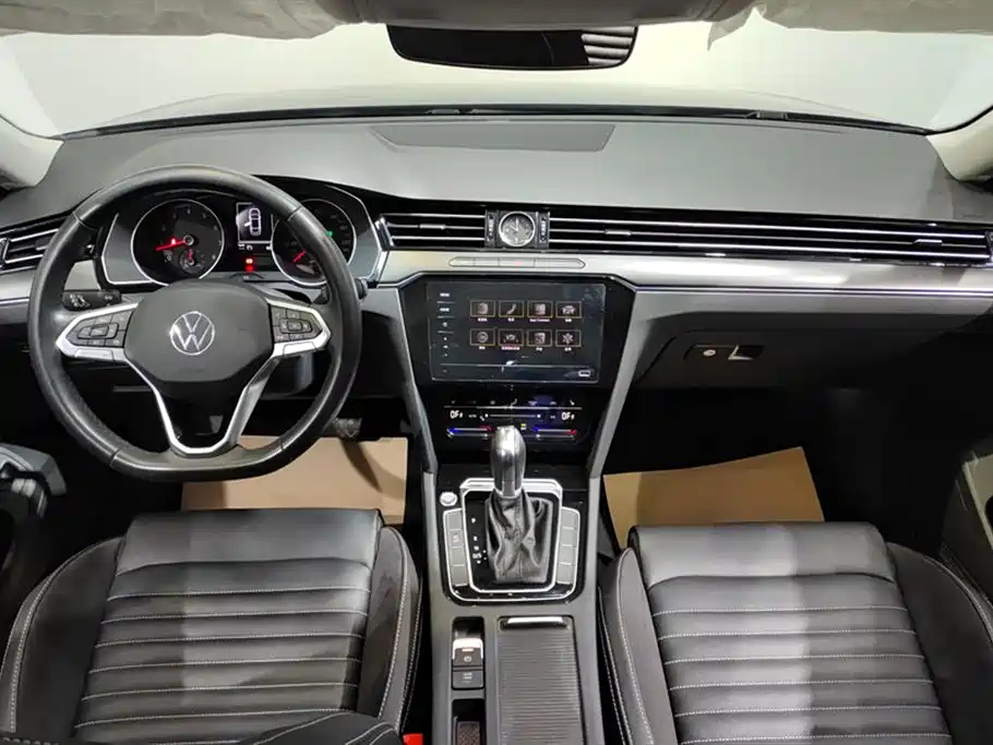 VOLKSWAGEN MAGOTAN 2020